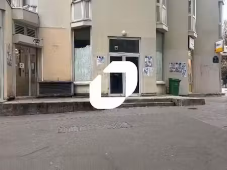 local commercial 76 m²