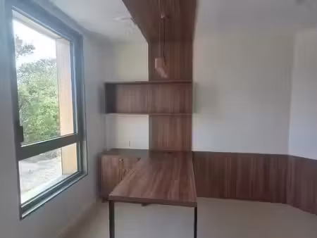 cabinet 14m2 lumineux dans un cabinet de sages-femmes