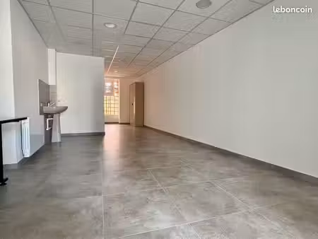 local commercial 50m2 à jasseron