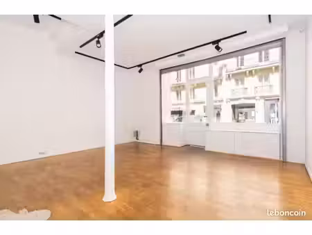 local commercial 56 m² paris 03