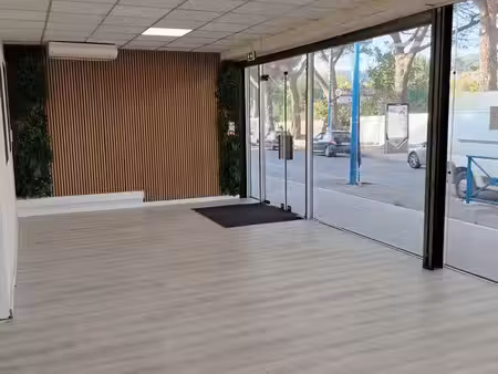 local commercial 85 m²