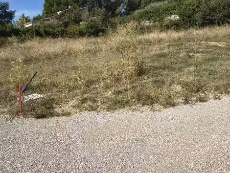 terrain à bâtir de 602 m² à manosque (04)