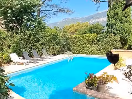 grande maison familiale au calme  avec piscine  sans vis-à-vis