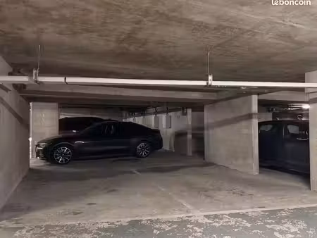 location parking couvert sécurisé
