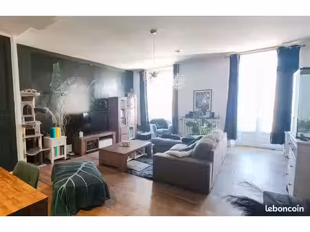 appartement t4 traversant centre ville avec vue