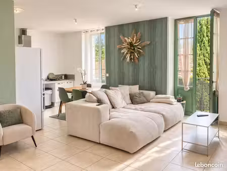 à louer ruoms centre-ville appartement t4