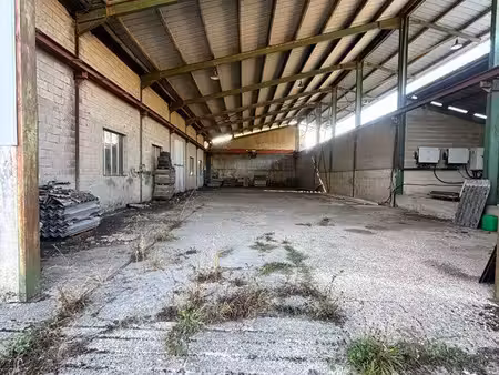 ? à louer – hangar / entrepôt de 400 m² – disponible immédiatement