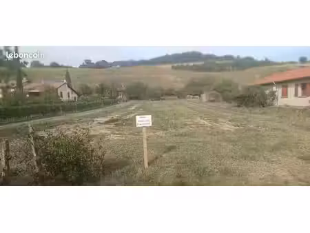 terrain constructible de 2 356 m² – les bordes-sur-arize (09)