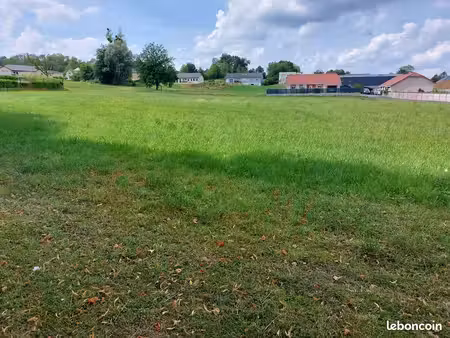 lonny : terrain à bâtir avec belle façade