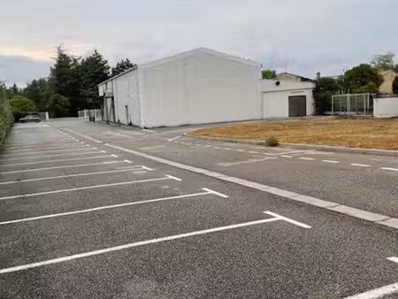 local commercial 826 m² brignoles