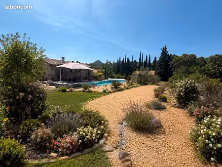 maison piscine vallon pont d'arc