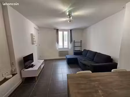 t2 meublé centre village-wifi inclus