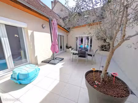 maison 6 pièces 176 m²