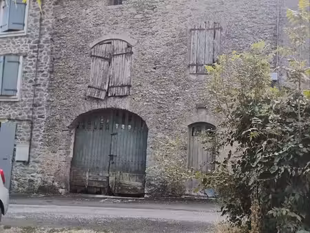 remise à rénover avec extérieur