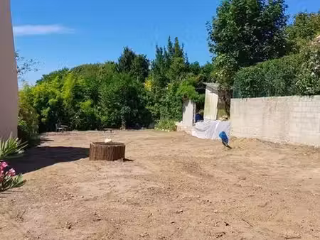 beau terrain viabilisé à 6 mn du rer palaiseau-lozère