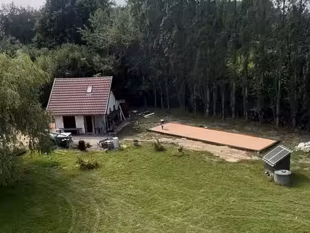 magnifique étang avec chalet tout équipée