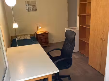 chambre meublée