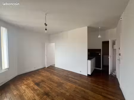f2 rénové + 25 m² de combles aménageables – idéal premier achat ou investissement – la bas