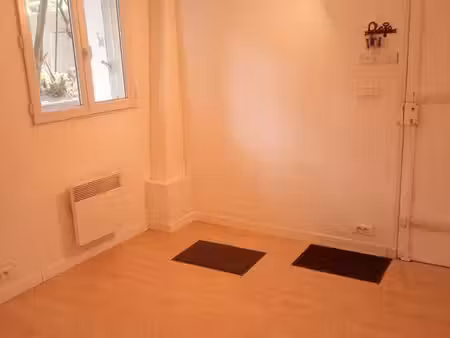 location cave 9 m2 avec fenetres