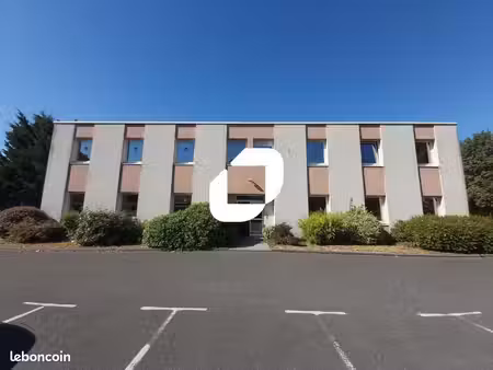 bureau 150 m²