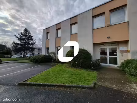 bureaux 301 m²