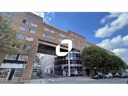bureau 2 552 m²