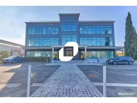 bureau 1 214 m²