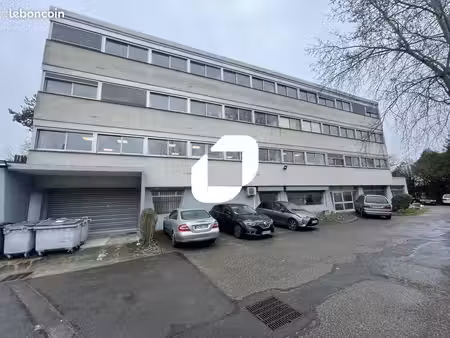 bureau 1 345 m²