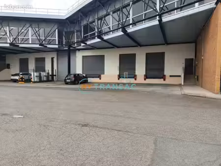 local bureaux 1 010 m²