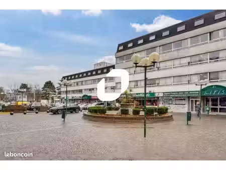 bureau 1 825 m²