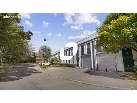 local bureaux 1 048 m²