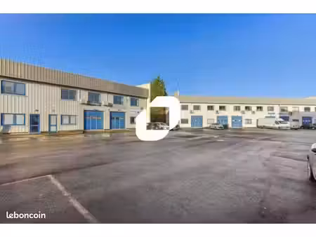 local d'activité 440 m²