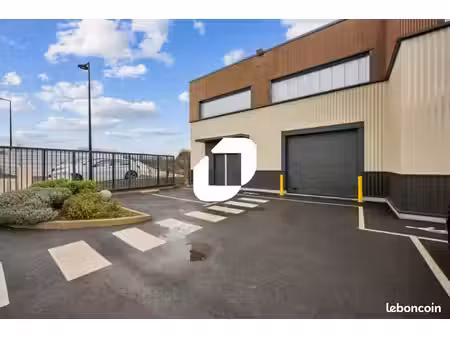 local d'activité 379 m²