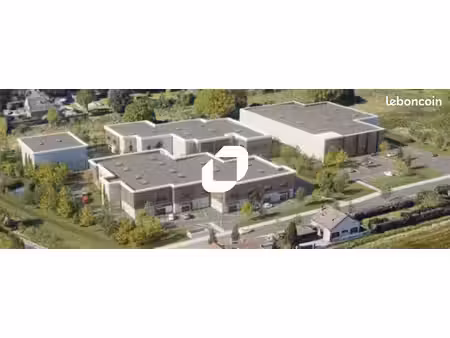local d'activité 4 602 m²