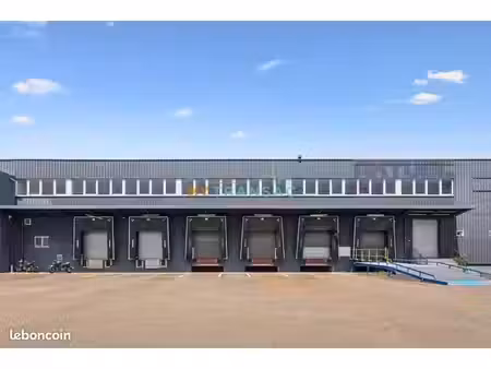 local d'activité 1 455 m²