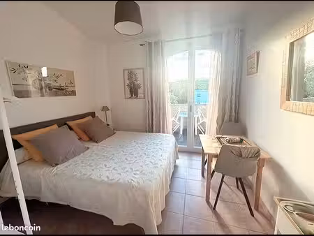 loue studio + terrasse privative à l'entrée de porticcio
