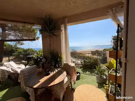 à solaro ( 1 km de solenzara)loue appartement vue mer exceptionnelle