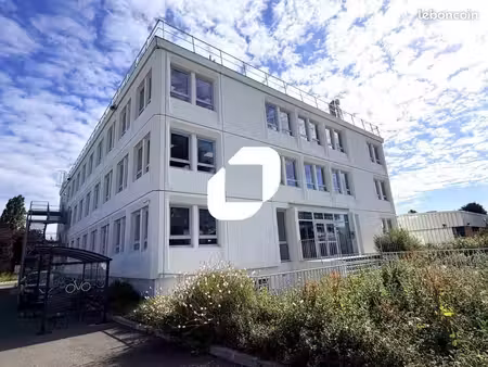bureau 2 216 m²