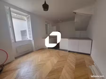 bureaux 83 m²
