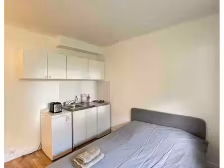 à vendre  agréable studio de 16 m² à saint-cloud  secteur mont-valérien  dans une résidenc