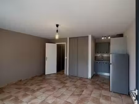 appartement meublé 45 m² avec parking  jardin et terrasse – carpiquet