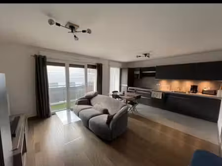 très bel appartement 3 pièces avec balcon  quartier mairie de montreuil