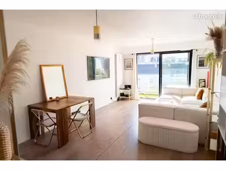 appartement 3 pièces lumineux avec balcon  parking et prestations de qualité