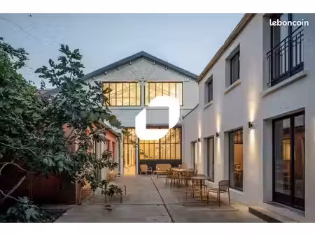 bureau 663 m²