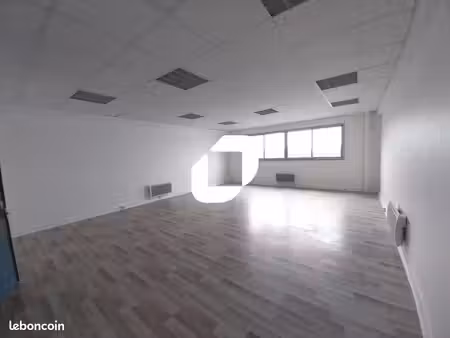 bureau 1 637 m²