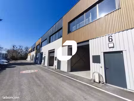 local d'activité 2 260 m²