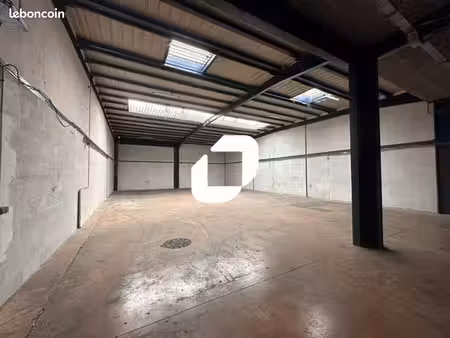 local d'activité 758 m²