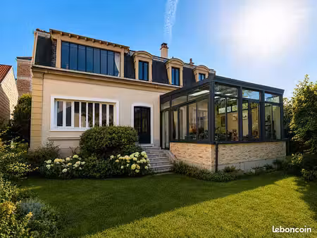 maison 7 pièces 230 m²