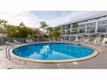apparemment duplex sur la marina st francois
