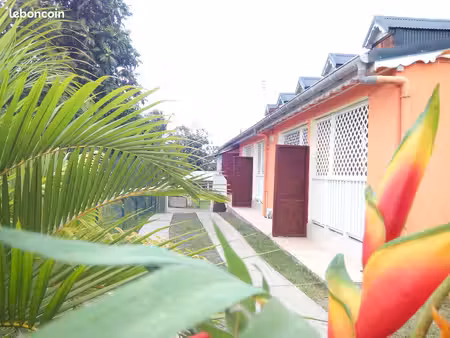 loue f3 meuble climatise charges comprises à morne a l eau proche de toutes commodités